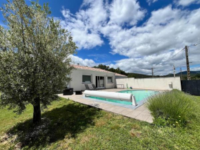 Villa moderne avec piscine